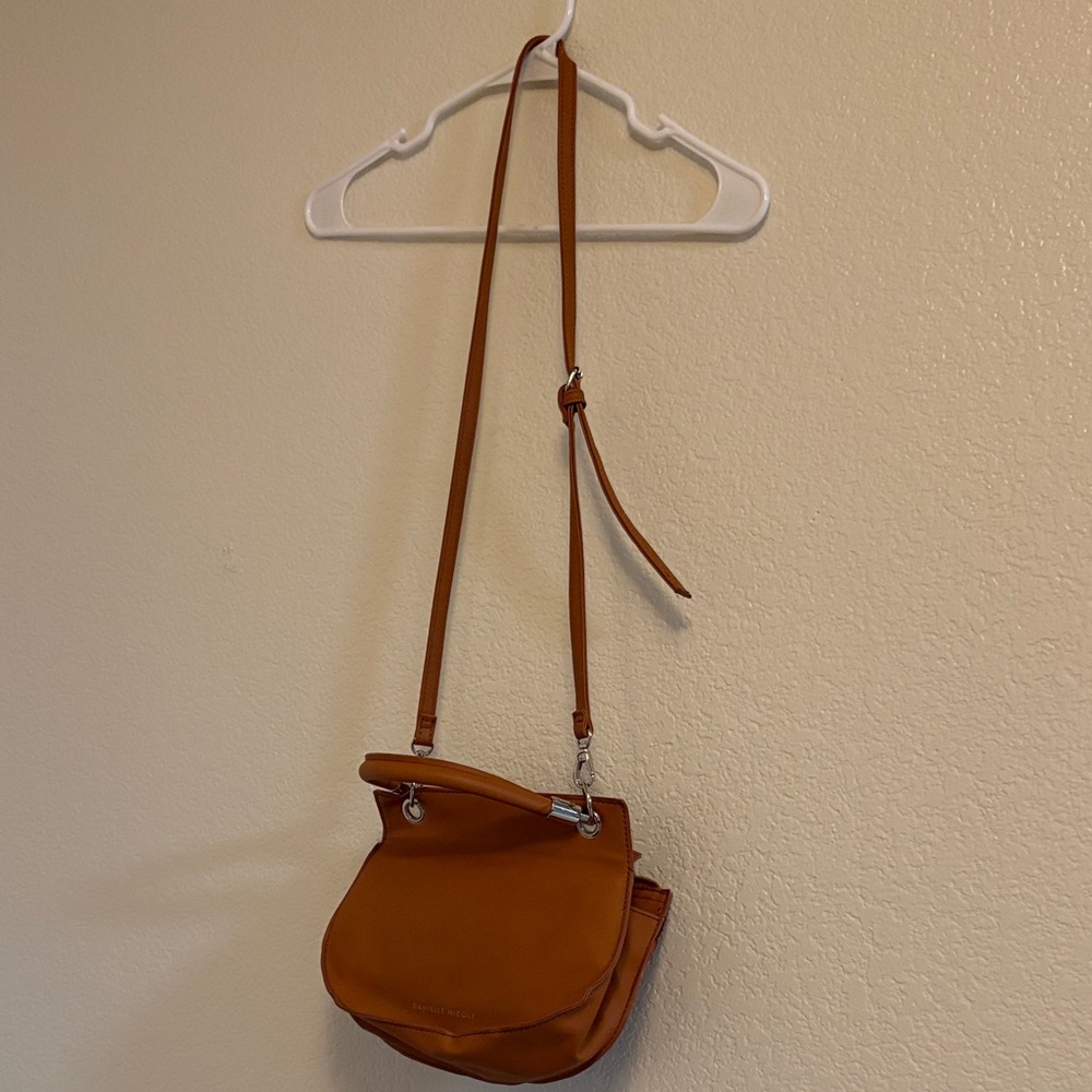 Danielle Nicole Women Purse. - image 4
